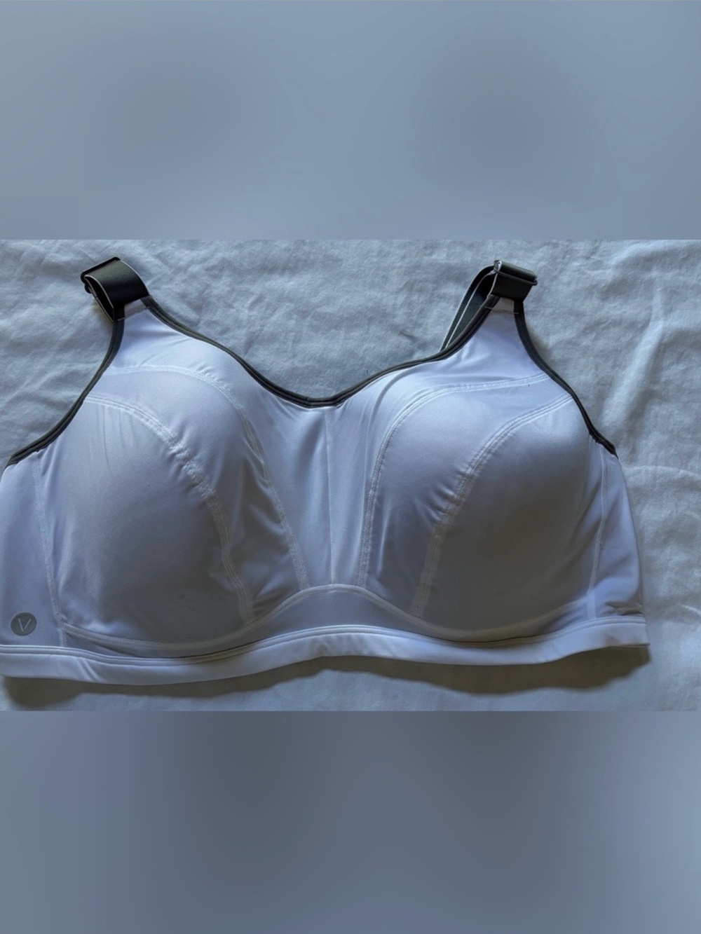 LIVI Lane Bryant 44F Plus Size High Impact Sports Bra Wireless White Gray